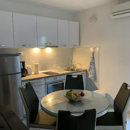 Apartament Nina *